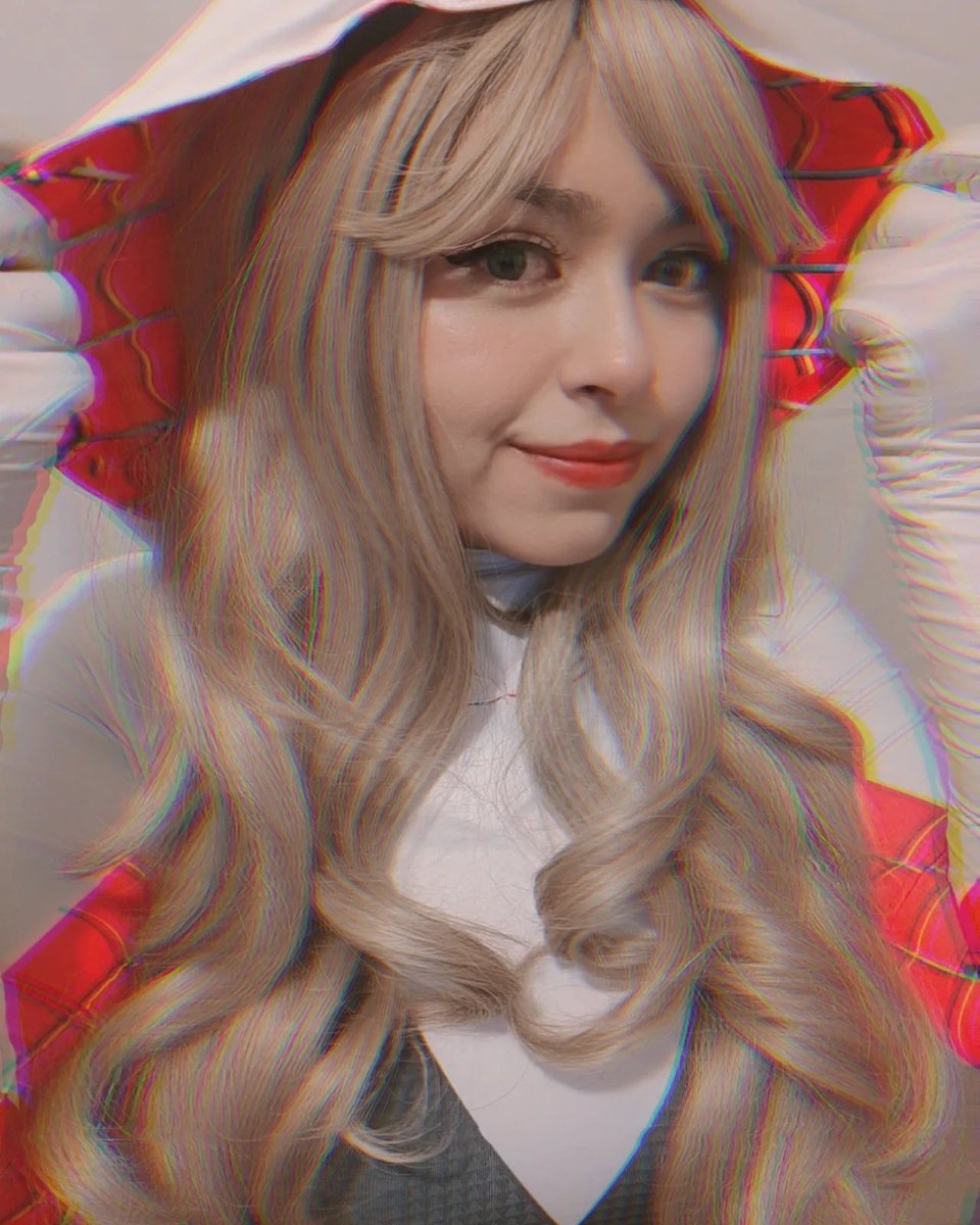 hoshiuwwu's tweet photo. @Cinemex AMOOOO, Gwen fue uno de los primeros cosplays que hice, es un personaje que me encanta y el significado del personaje de spiderman es de los que más me gustan en la ficción 💗✨ esta fue la primera vez que hice a Gwen💞 https://t.co/K6d3Pz6jMR