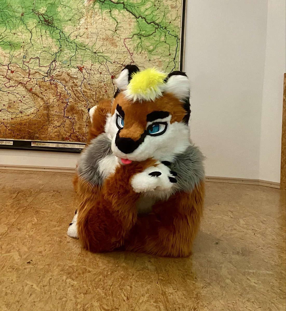 XanderFox97's tweet photo. Happy #fursuitfriday  Everyone ^^ https://t.co/TZg9bZFiUV