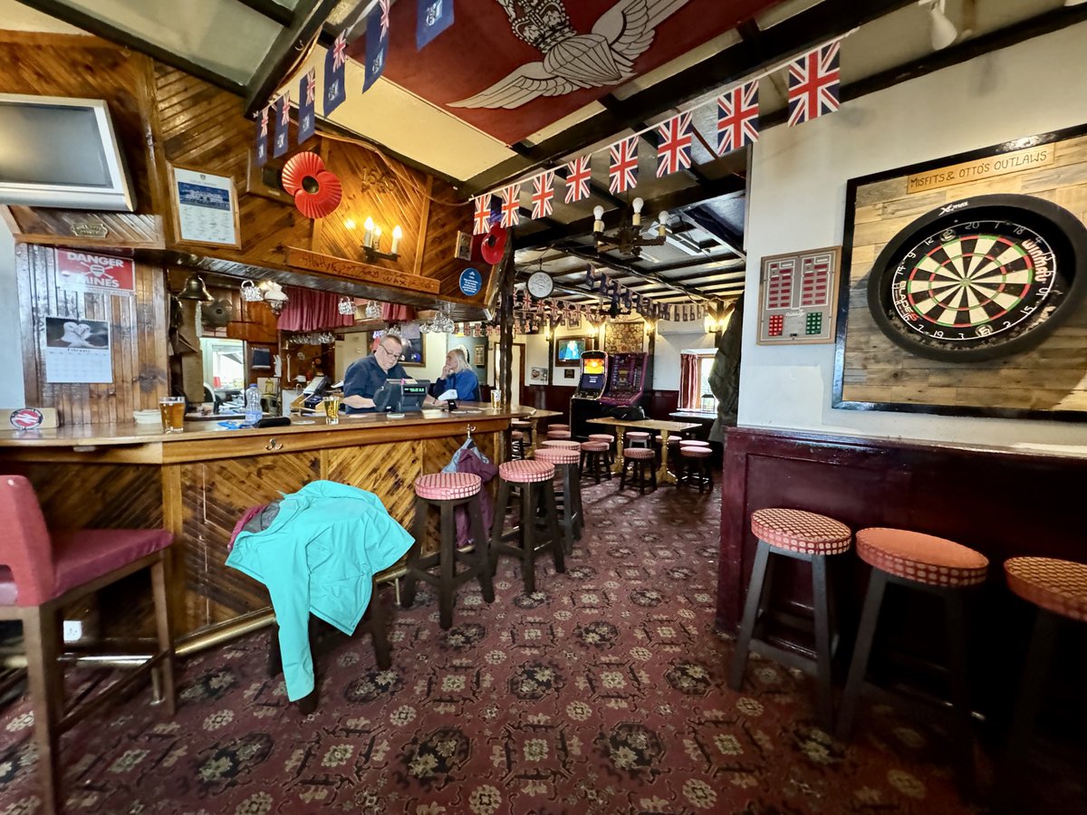 larrylarrge's tweet photo. @mcandidate Can tell you now it’s the best boozer on the islands 🇬🇧 🇫🇰 https://t.co/5vrwsLqBoT