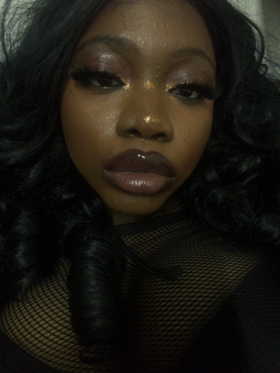 Aduraarchive's tweet photo. My skin textured asf and I’ve just accepted it now https://t.co/GnxllL4iuR
