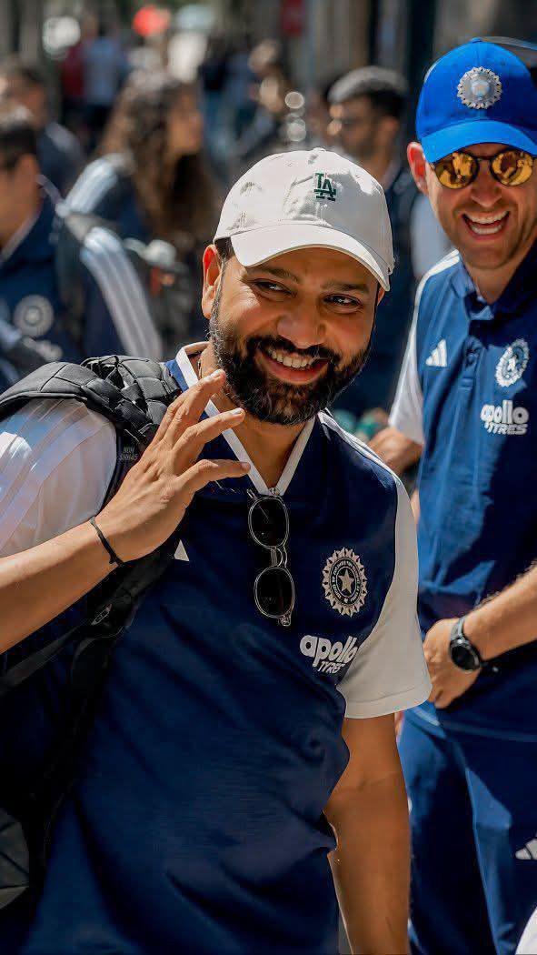 SelflessCricket's tweet photo. I wasn't aware of your game Rohit. 😭🐐 https://t.co/XwHxTEWtjm