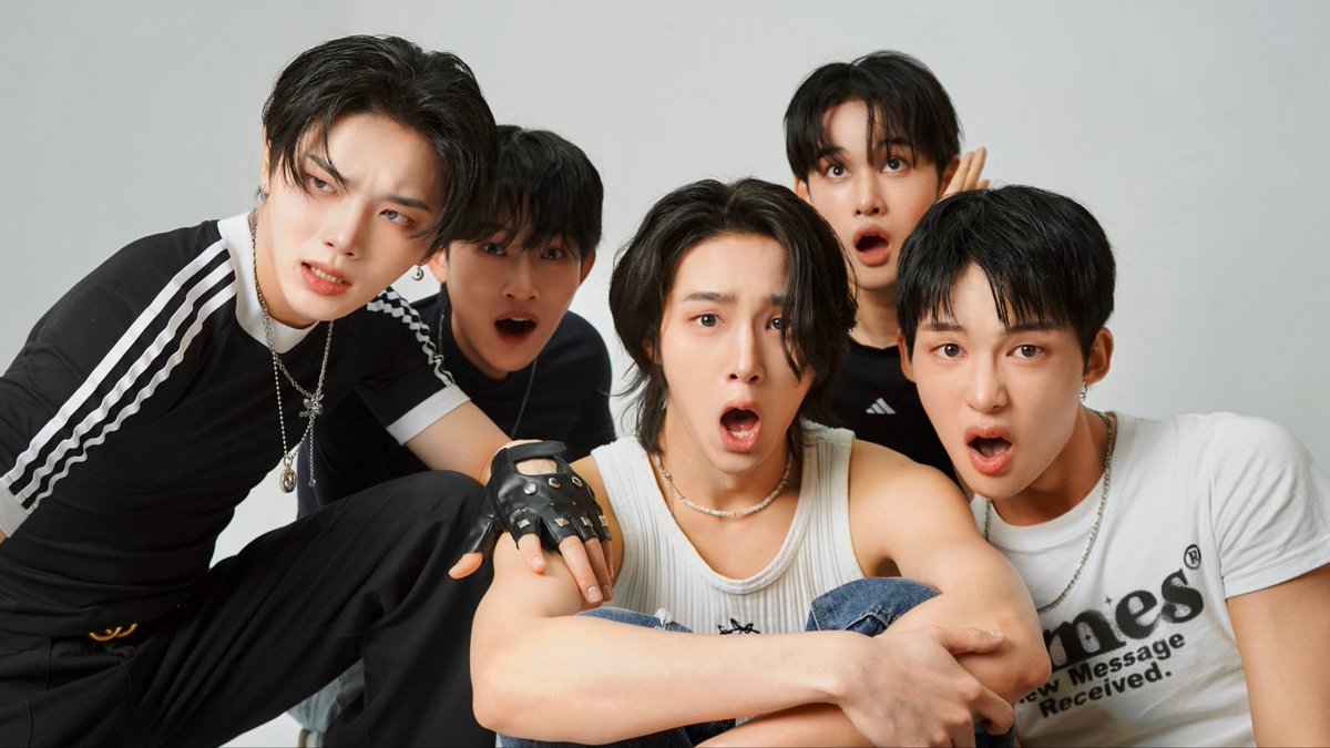 5tarlightz's tweet photo. happy 1verse debut day ♡ my everythingbagelverse https://t.co/bRaSeIa8q7