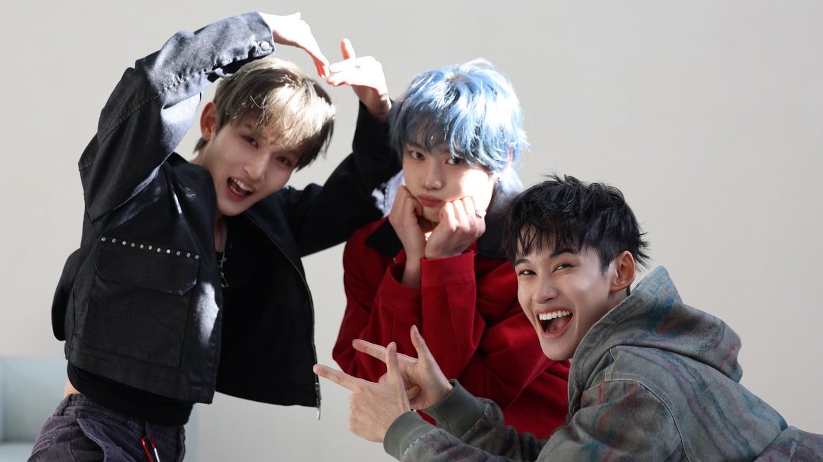 5tarlightz's tweet photo. happy 1verse debut day ♡ my everythingbagelverse https://t.co/bRaSeIa8q7