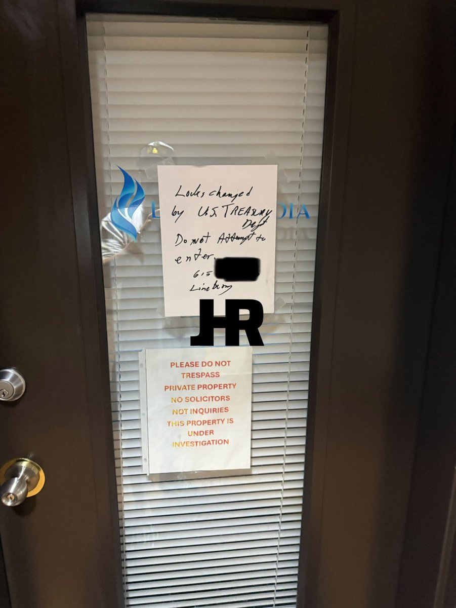 MommyRock's tweet photo. @barrybowen This is the front door to Locke Media. Dewey Lineberry owns the building. https://t.co/cW7ZBUvBYE