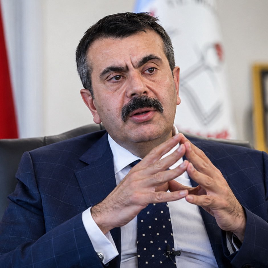 DailyTurkst's tweet photo. Milli Eğitim Bakanı Yusuf Tekin:

“Osmanlı ile Cumhuriyet’i barıştırmamız lazım.” https://t.co/f7xoIRTHXa
