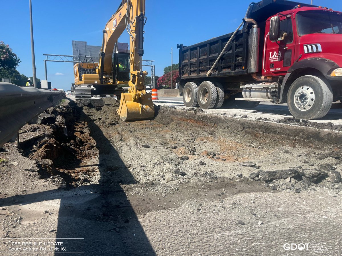 GADeptofTrans's tweet photo. 🚧 Progress is underway on the #I285Rebuild!

Crews are removing pavement and reconstructing sections of I-285 near South Atlanta Rd. (Exit 16) and Paces Ferry Rd. to improve one of metro Atlanta's busiest corridors.

Please slow down and stay alert in the work zone. https://t.co/Wravte2j4G