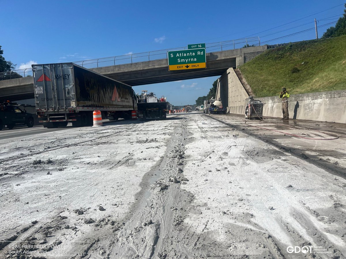 GADeptofTrans's tweet photo. 🚧 Progress is underway on the #I285Rebuild!

Crews are removing pavement and reconstructing sections of I-285 near South Atlanta Rd. (Exit 16) and Paces Ferry Rd. to improve one of metro Atlanta's busiest corridors.

Please slow down and stay alert in the work zone. https://t.co/Wravte2j4G