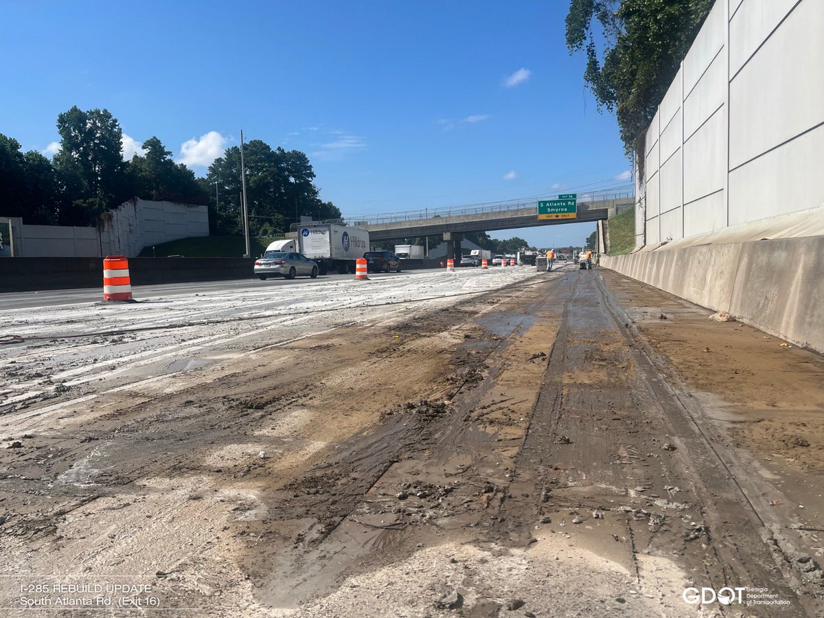 GADeptofTrans's tweet photo. 🚧 Progress is underway on the #I285Rebuild!

Crews are removing pavement and reconstructing sections of I-285 near South Atlanta Rd. (Exit 16) and Paces Ferry Rd. to improve one of metro Atlanta's busiest corridors.

Please slow down and stay alert in the work zone. https://t.co/Wravte2j4G