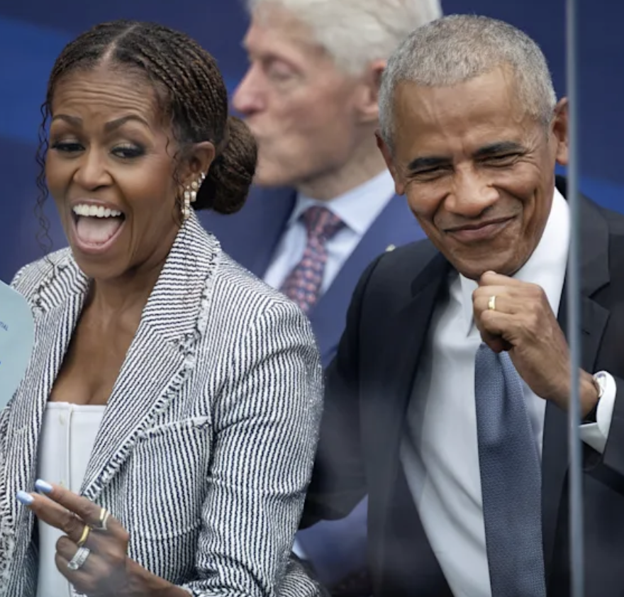 DawnsMission's tweet photo. Even better would be a midnight raid on him and Michelle😂😂😂 https://t.co/OWwkss66rJ