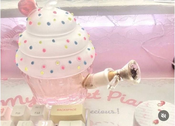 unipupfoid's tweet photo. #cutecore #stoner #cupcake #yunyuntail #unipupfoid #taboo #~(^◇^)/ #moodboard #glitter #girlblogging #kemonomimi #puppygirl #kittygirl #pinkcore #littlespace https://t.co/4Jqgzcqy0Q