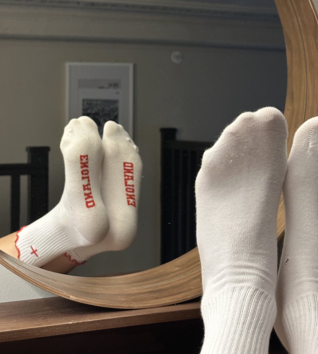 NorthGoddessG's tweet photo. Happy foot friday 🙈 Who wants my dirty sweaty socks after a long hot evening in the pub watching the game? 🏴󠁧󠁢󠁥󠁮󠁧󠁿 https://t.co/HzCEq47zPk