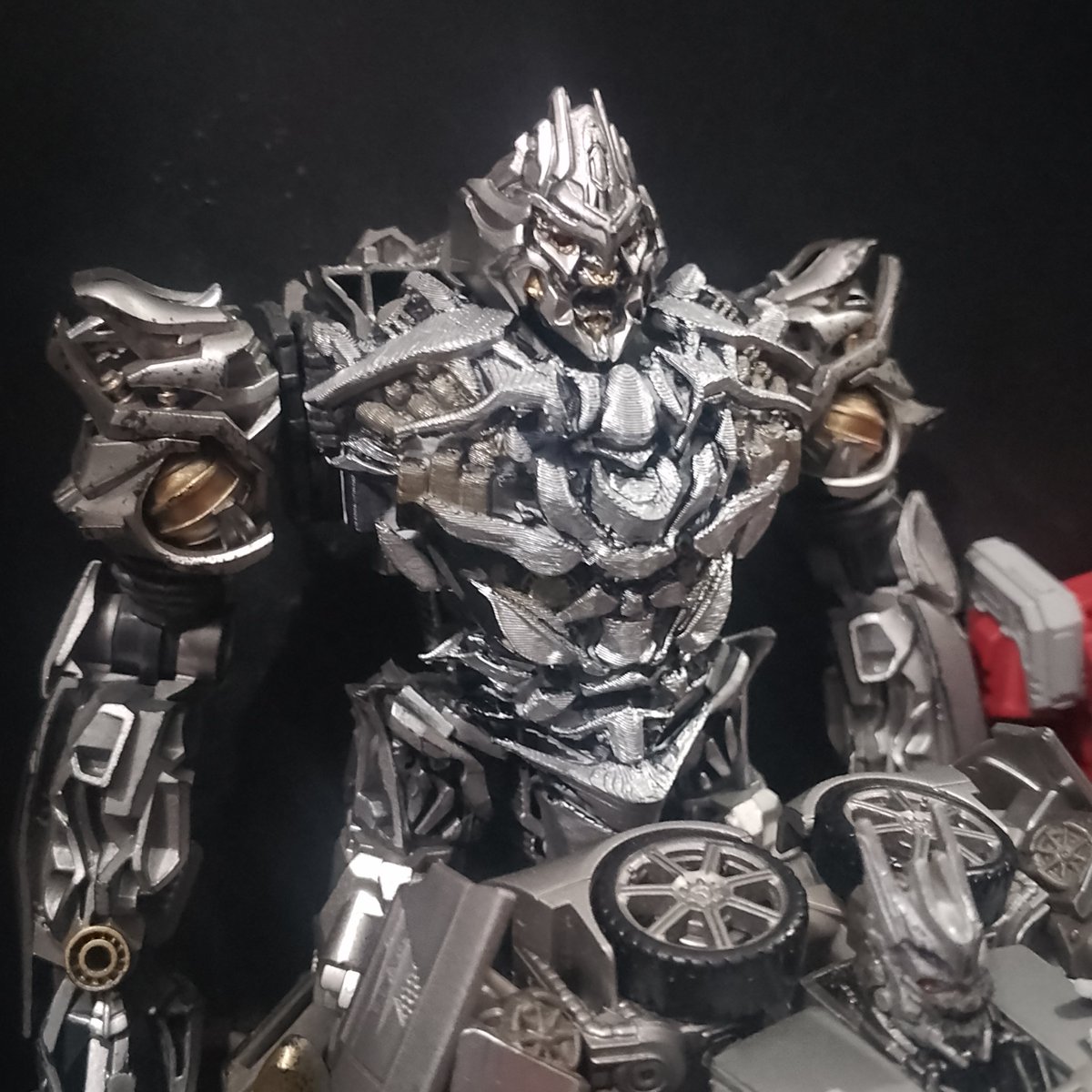 Lychnixia's tweet photo. Megatron SS 54 custom Upgrade chest (Baiwei Earth Shattering TW-1023)
Really glad with how he looked like now, after so many fails....
#transformers #megatron #upgradekit #custom #actionfigures https://t.co/swrFIp7d59