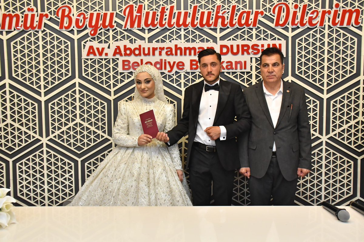 Canbeybaskan's tweet photo. Sedanur &amp; Emin çiftimizin nikah merasimine şahitlik ederek bu özel ve anlamlı günlerinde mutluluklarına ortak olduk. 
Genç kardeşlerimi ve kıymetli ailelerini tebrik ediyor, Bir ömür boyu mutluluklar dilerim. https://t.co/TwhdO4SOBF