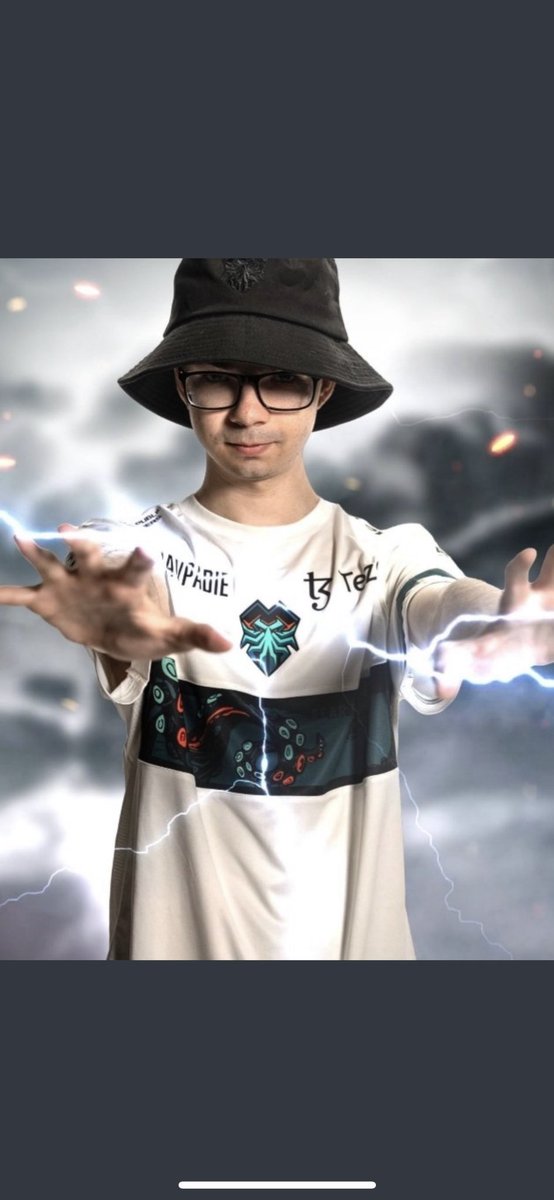 JJarosj's tweet photo. Only one man can save heretics season… #codchamps https://t.co/v7WVt5by74
