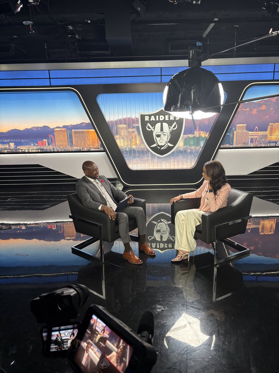 JabariJYoung's tweet photo. Thanks to Sandra Douglass Morgan for the time 🙏🏾. 

On July 22, it’ll be 4 years since the @Raiders made history by appointing Sandra as the first Black woman to hold a team president position of an #NFL franchise. 

Today, the Raiders sit only behind the #Cowboys in team revenue ($832 million via @Forbes data). We traveled to Las Vegas to chat with Sandra about business and her strategy running the team.