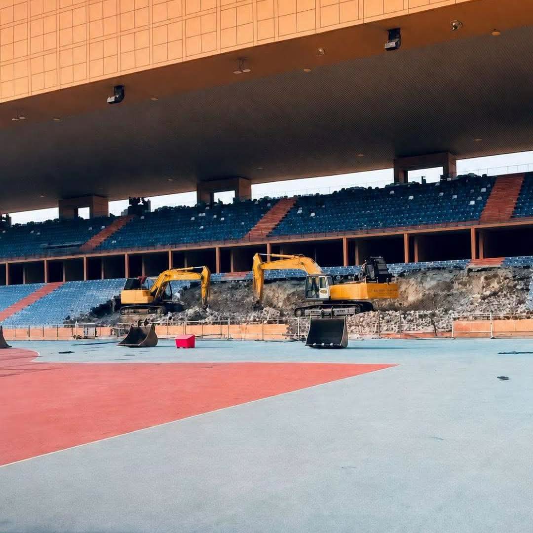 Serle_bb's tweet photo. Morocco as soon as they heard that Uganda isn't ready to host afcon 2027. Better demolish everything before they ask us for a favour 😭😭😭😭 ( irony) https://t.co/aW2xeTRkNK