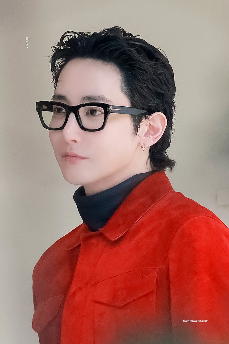 FDTD__'s tweet photo. 260624 TOMFORD       

#이수혁 #leesoohyuk #イスヒョク https://t.co/KL8bpGhSVT
