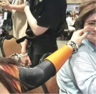 rustymachinery's tweet photo. #CTcon THANKS TO EVERYONE THAT TOOK PICS WITH ME <3 POSTING MORE SOOON
#dispatch #flambae #connecticon https://t.co/d9hVLfb3ch