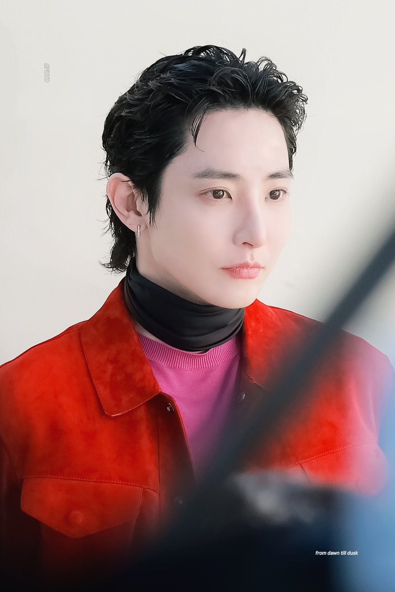 FDTD__'s tweet photo. 260624 TOMFORD 

#이수혁 #leesoohyuk #イスヒョク https://t.co/H23foSoBZ9