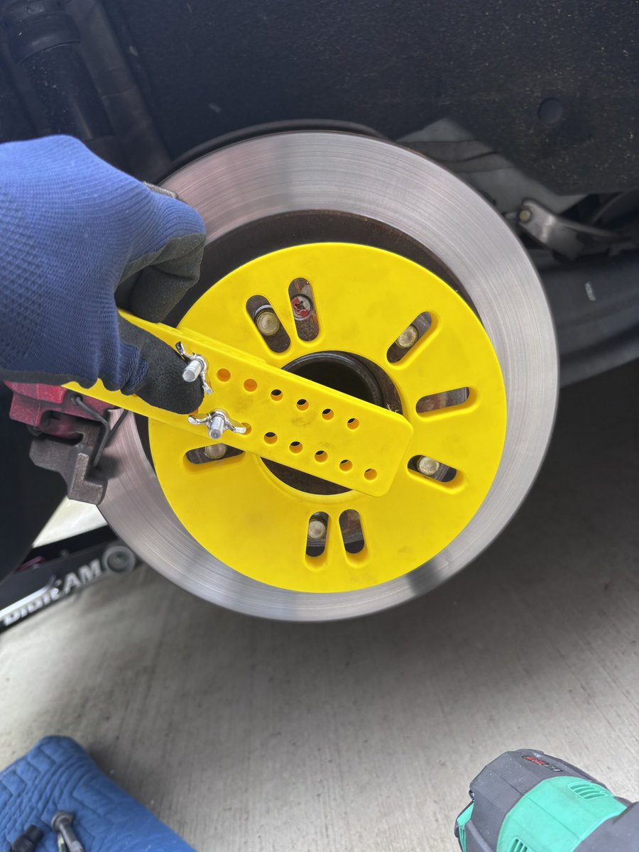 VAB_831's tweet photo. ピッチはいいけどこれM12用だね
穴拡張すれば使えそう https://t.co/nu8i8dIRS8