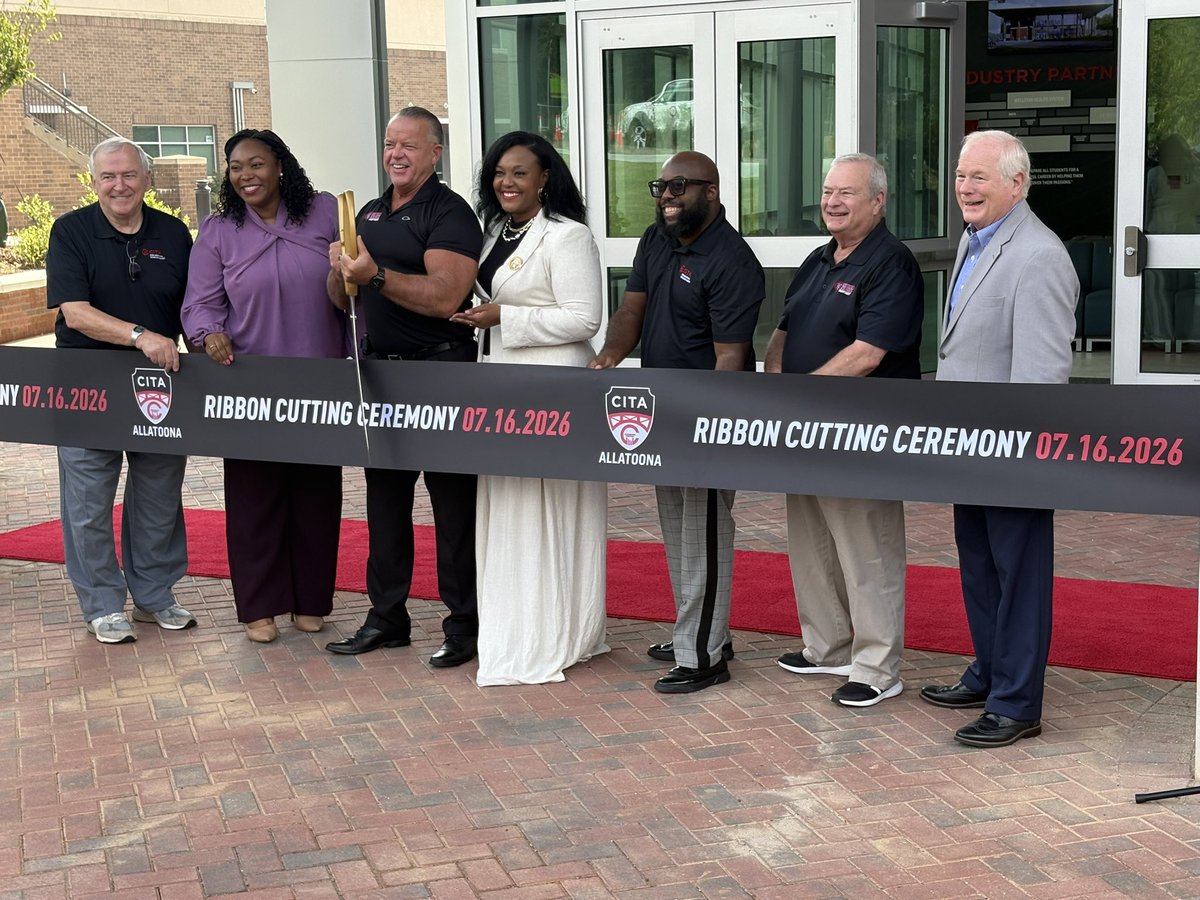 DecuirDr's tweet photo. The new Cobb Innovation & Technology Academy (CITA at AHS) is now open, bringing state-of-the-art career pathways and hands-on learning opportunities that few districts across Georgia—or the nation—can offer. #CobbSchools #CareerReady #FutureFocused https://t.co/UZyIx6mFg1