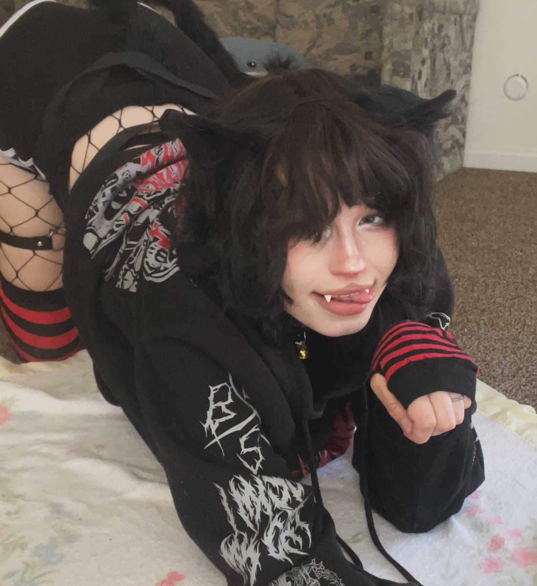 vixlsolos's tweet photo. Meow I have a big set for this taking customs rn!! Starting at $50 #sellerbuyer #sellingcontent #selling #ftm #femboy #kink #bdsm #contentseller https://t.co/cw0ZYjDsut