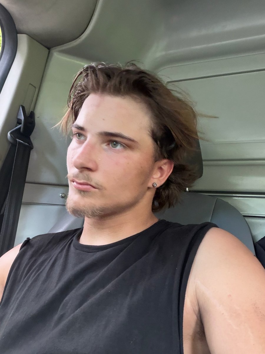 johnnyjorked's tweet photo. long day at work today im tired https://t.co/1lFTHF794W