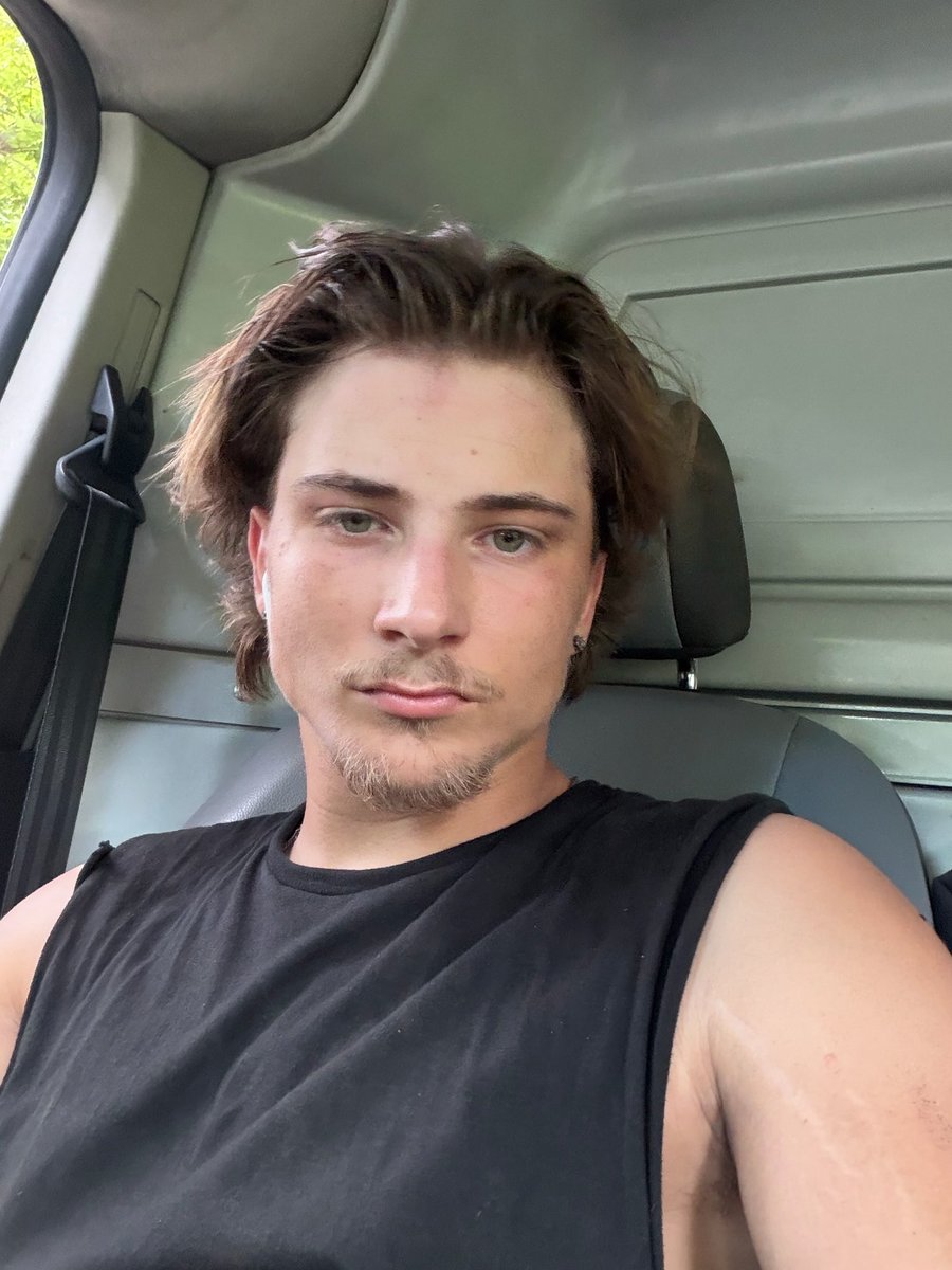 johnnyjorked's tweet photo. long day at work today im tired https://t.co/1lFTHF794W