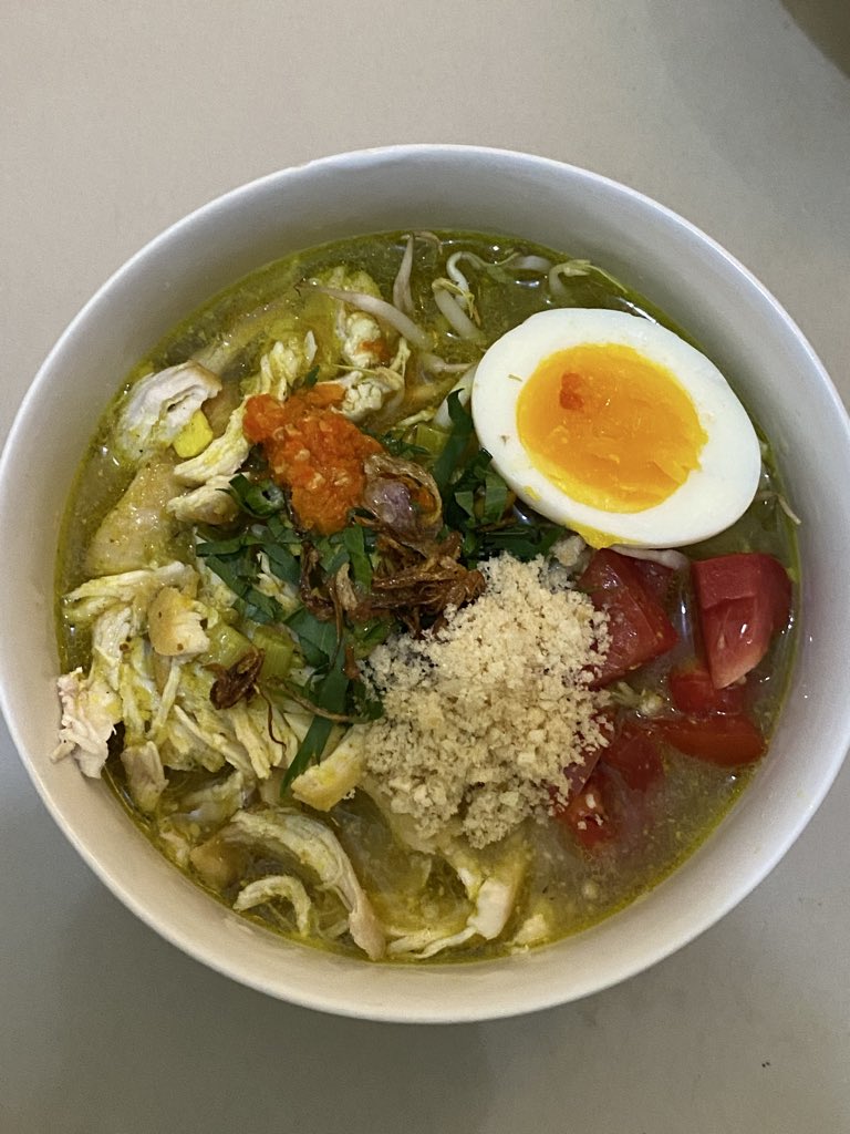 kyoosoma_'s tweet photo. seporsi soto ayam untuk suamiku💙

Selalu berterima kasih sama Tuhan atas segala nikmat makanan setiap harinya. Alhamdulillah karna aku bisa masak dan suami bisa makan masakan aku yg ngebuat suami selalu ngerasa dicintai❤️

aku ngerasa masak ini jadi love language aku yaa hihi😆 https://t.co/wzzDoi1LfZ