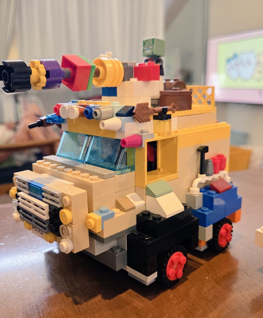 baba_wasabiiro's tweet photo. 最近のLEGO作品
二男と毎日やってるとだんだん上手く作れるようになってきた https://t.co/WgnrPdbc4H