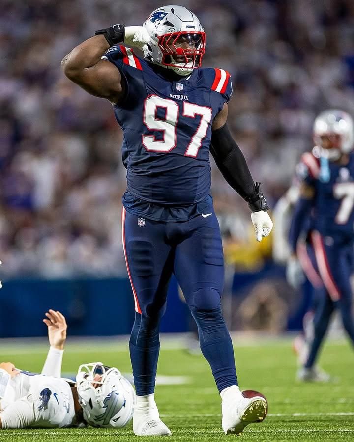 PatsPlanet_'s tweet photo. This man BELONGS on the NFL Top 100 https://t.co/QRoy9wDqXO
