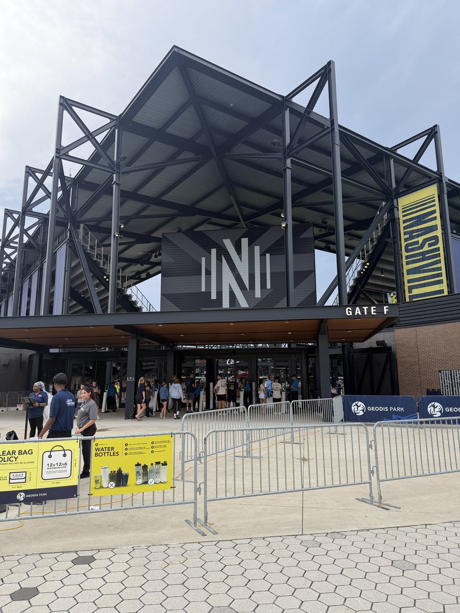 suggswriter's tweet photo. #Matchday @ATLUTD v. @NashvilleSC
#MLSisBack โฝ๏ธ https://t.co/U8tWqRL5wI