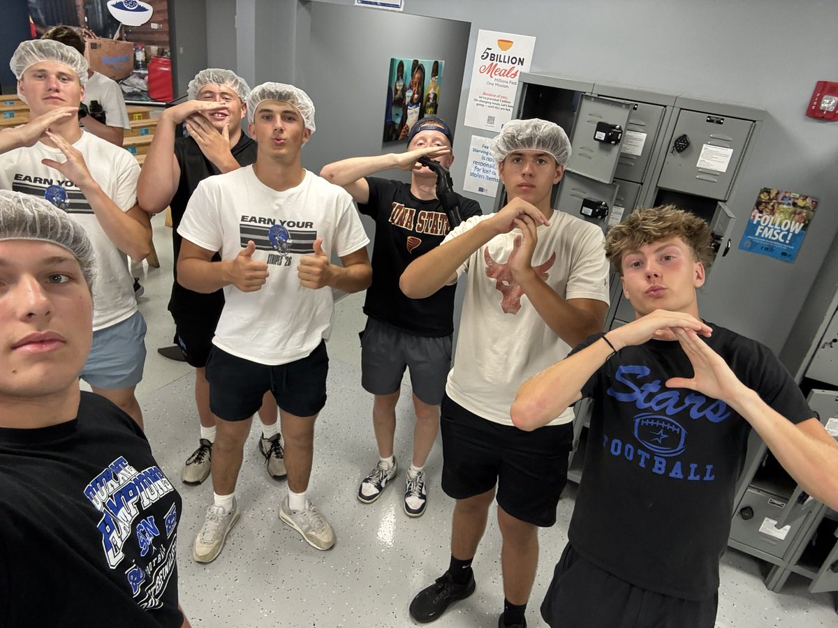 MasonJanke1's tweet photo. The Jankenators had an eye opening experience today volunteering for Feed my Starving Children. It truly shows how you can answer prayers and help those in need by donating your time. We helped pack 55 boxes and feed 33 children for a whole year!
@SCNFBOFFICIAL @robertpomazak https://t.co/lGqYqxL1zQ
