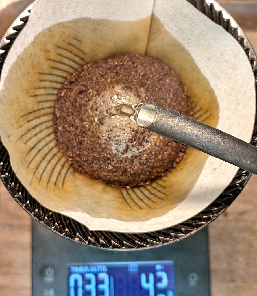 minkucoffee's tweet photo. おはようございます😊
今朝は中浅煎りのミルキーメロン インフューズド
落ち着いた味わいにメロン🍈の香り😋

最近の筋トレ
ベッドに座って立ち上がるを繰り返すスクワット
膝🦵に負担かからなくて良い
足の筋肉ありまして
腕立て伏せが出来ません😆
＃朝ドリップ534日 https://t.co/Kylv3Wncn0