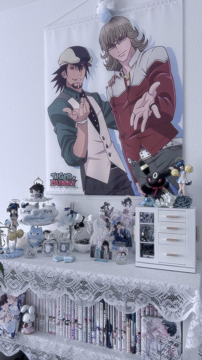 fourmeds's tweet photo. rotated my merch a bit with more fixed colors this time!! my BLue room🩵 https://t.co/MgUek5GkFn