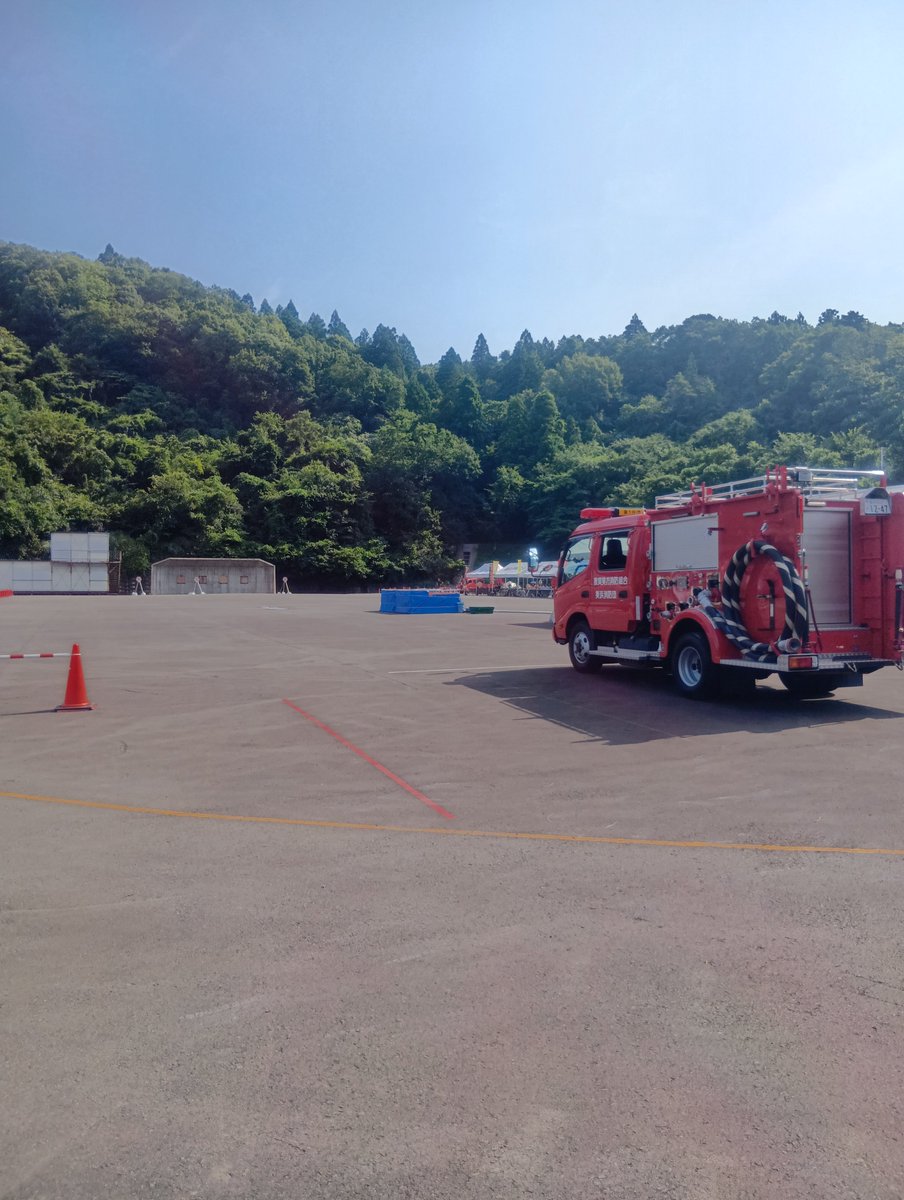 fukui_shobo's tweet photo. 福井県消防学校にて第75回福井県消防操法大会が開催されています。福井市消防団から宝永分団と旭分団が出場します。
がんばれ！福井市消防団！ https://t.co/aOismZmrnb