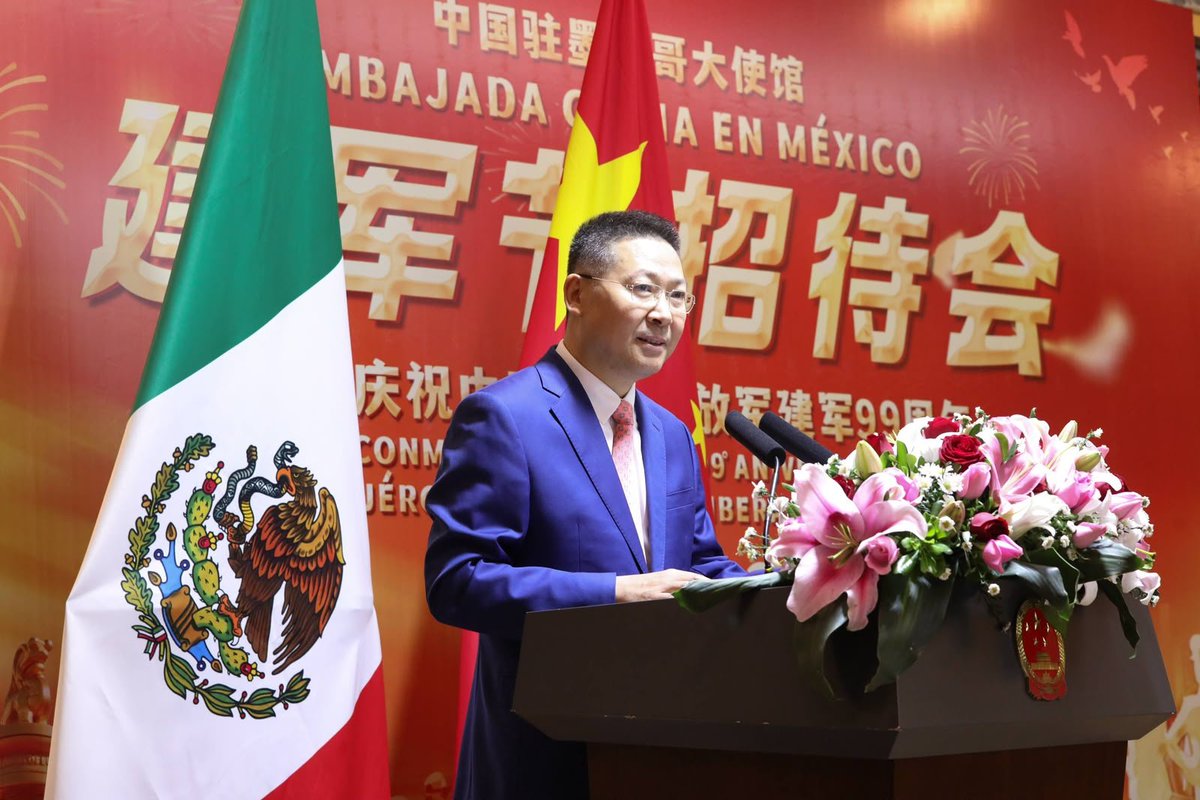 guerrerochipres's tweet photo. Asistí a la Conmemoración del 99.º Aniversario del Ejército Popular de Liberación de China, encabezada por el embajador de la República Popular China en México, Sr. Chen Daojiang, @EmbChinaMex

En el @C5_CDMX refrendamos nuestro compromiso con el diálogo y la cooperación institucional para impulsar el intercambio de experiencias en materia de seguridad, innovación tecnológica y atención de emergencias, en beneficio de nuestras comunidades