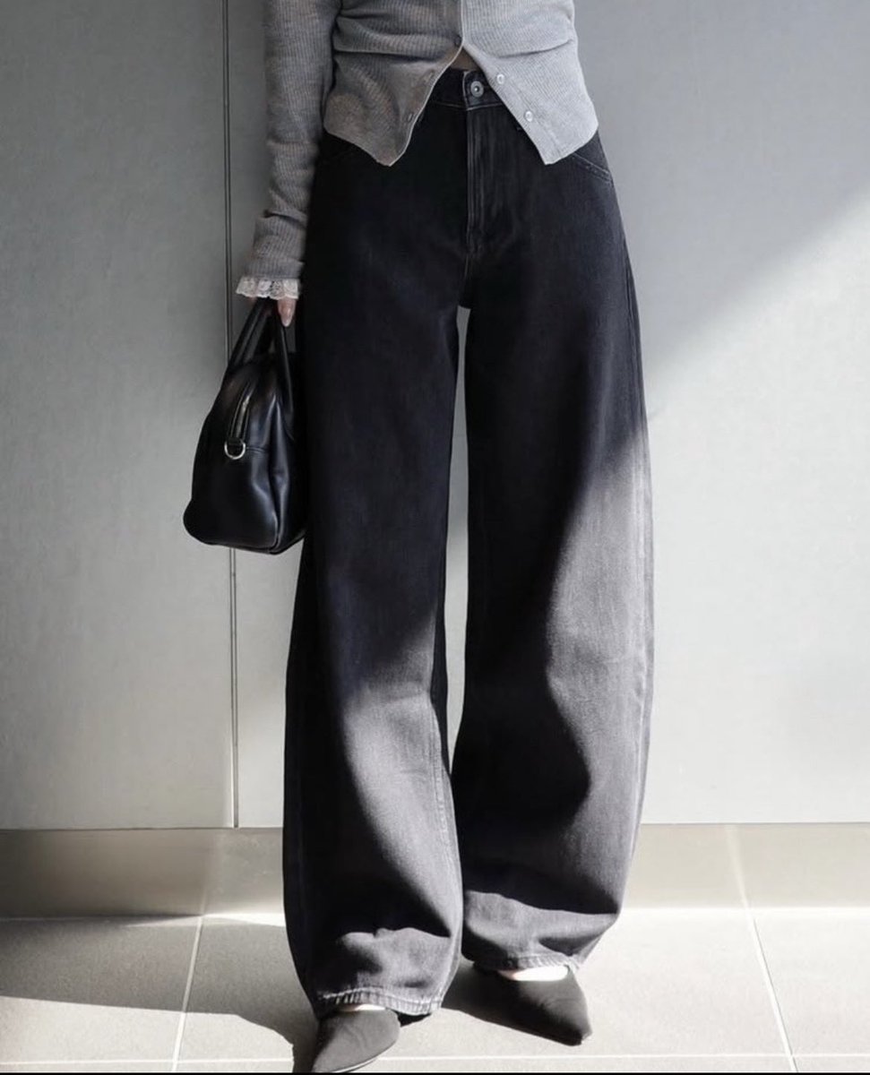 ol_dakedo's tweet photo. UNIQLOのジーンズ形めちゃくちゃ可愛い、、 https://t.co/cMSOJgR73l