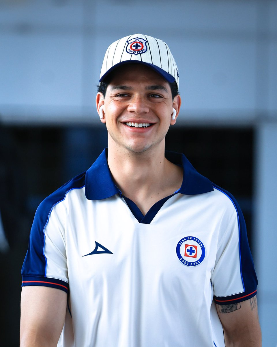 CruzAzul's tweet photo. LLEGAMOS AL ESTADIO 🚂💙 https://t.co/0ElICXbu9A