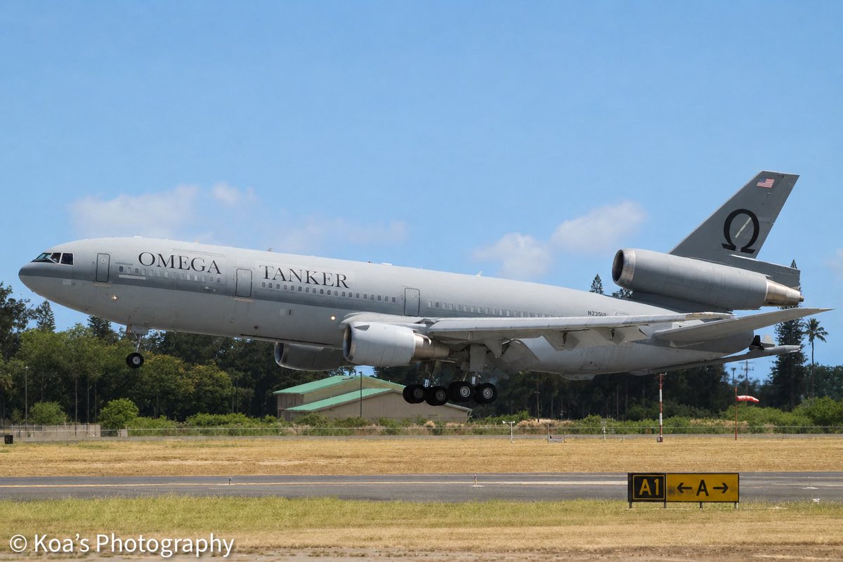 FL410_over_HNL tweet media