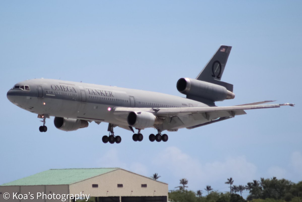 FL410_over_HNL tweet media