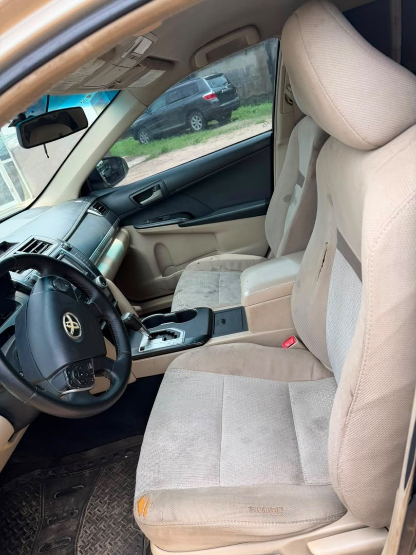 Rowneautos247's tweet photo. Owner Needs Money Today‼️‼️
Good Deal‼️‼️
Registered 
2013 Toyota Camry Le 
Toks Standard
Engine and Gear Perfect,Ac Chilling Well
Car Need Little Maintenances
Absolutely Buy and Drive
🏷️7.5M
📍Yaba,Lagos https://t.co/nDz5WyJ4ts