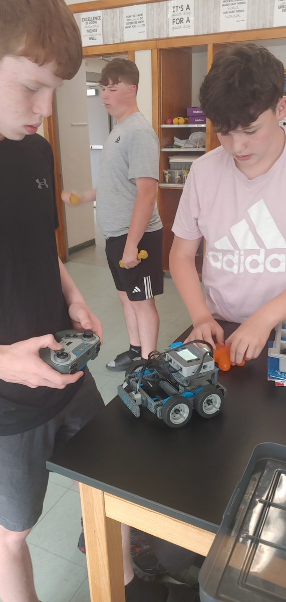 RuralTechFund's tweet photo. Ms. Banko's 8th graders in Canterbury, CT, built and programmed VEX robots with bumper and LED sensors, then coded them to play Freeze Tag! A bumper hit turned the LED red and disabled the controller, freezing the robot until it was back in the game. https://t.co/MBRIUlyzSs