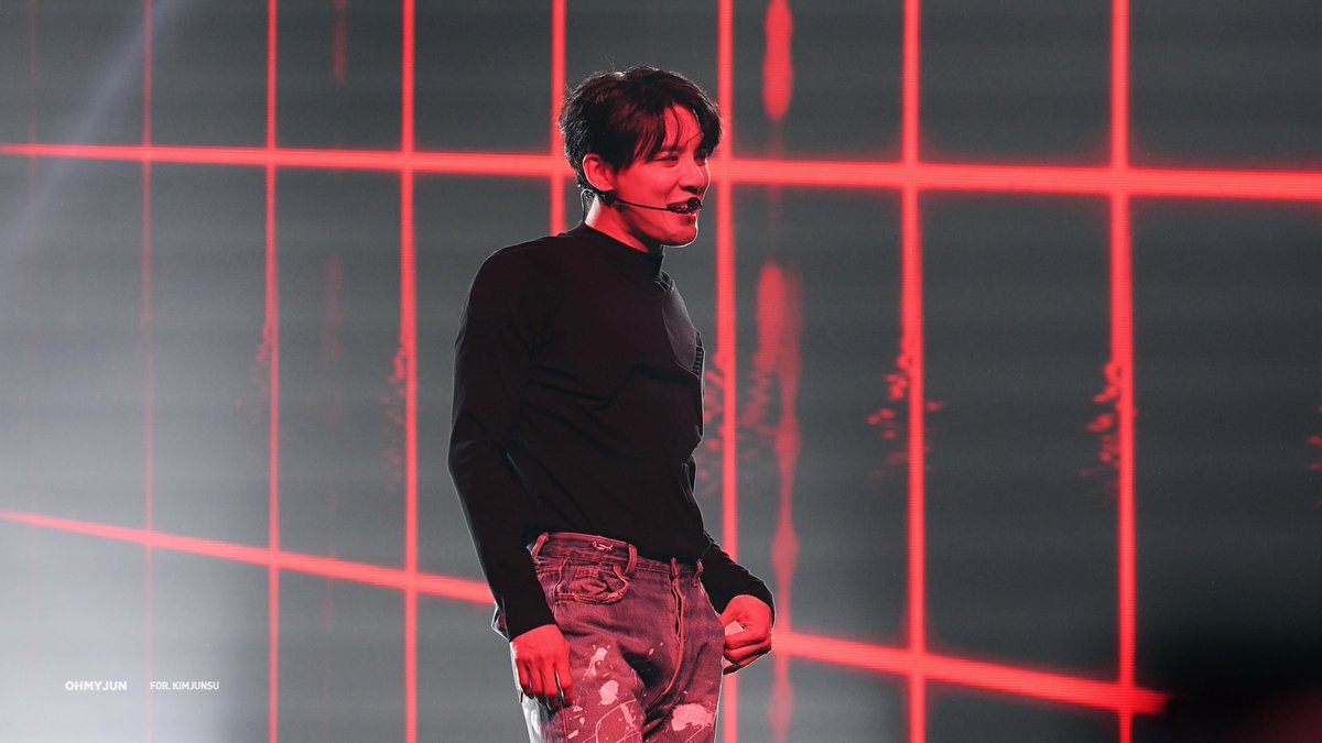 Ohmyjun_com's tweet photo. [VID] 260717 XIA 6TH ASIA TOUR CONCERT 'GRAVITY' in HONGKONG 김준수 - GRAVITY

🎥 https://t.co/RGh1ynLYRp

#XIA #김준수 #시아준수 #XIA준수 #ジュンス #JUNSU #金俊秀 #GRAVITY #XIA_GRAVITY https://t.co/6TQkr3blty
