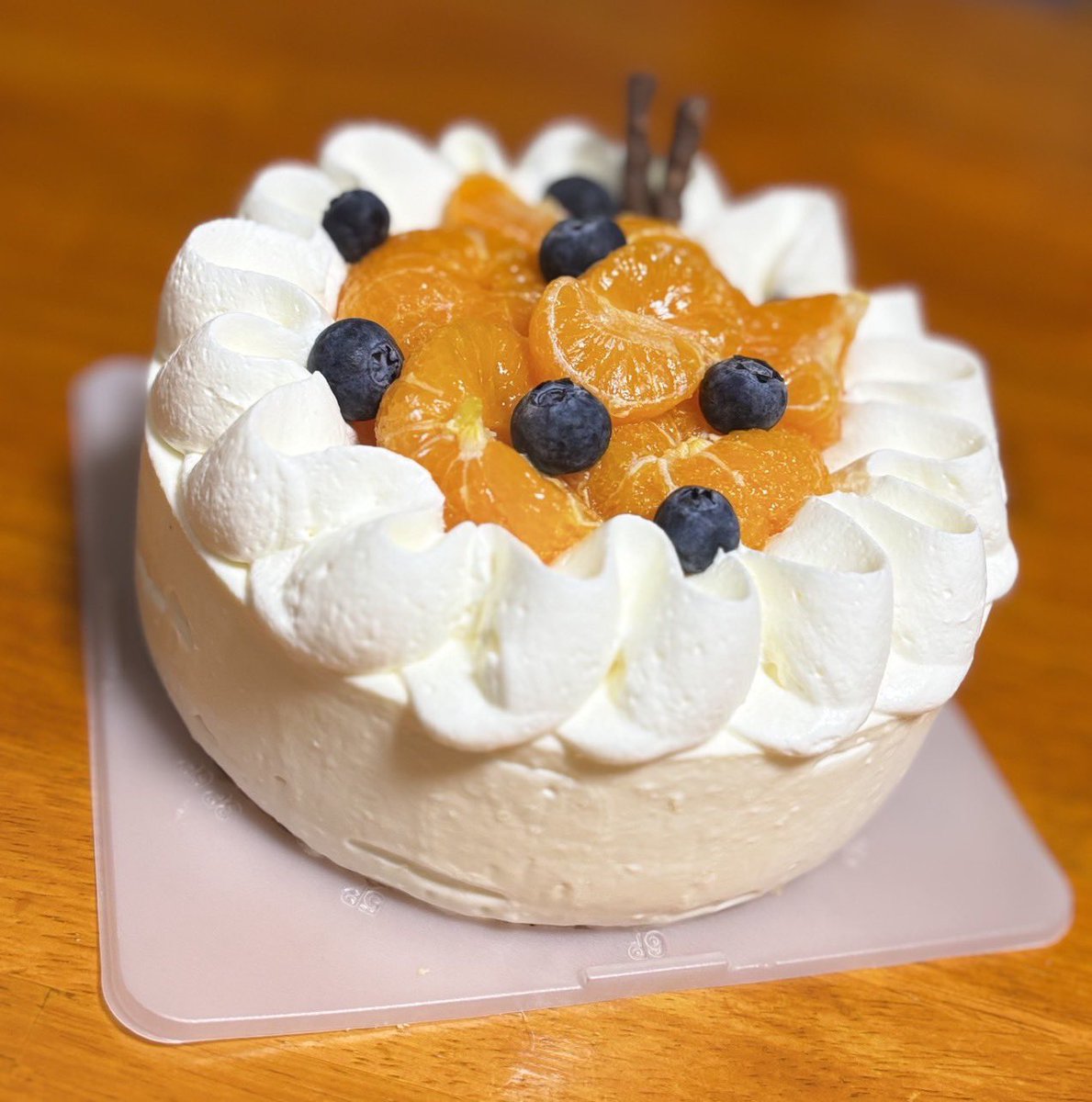 rn_s_384's tweet photo. 7月入ってからのスイーツ❣️
1枚目　焼き菓子セット
ウィークエンドシトロン
バーチディダーマ、紅茶のディアマン

2枚目、4枚目　みかんのレアチーズケーキ

3枚目　米粉と桃のロールケーキ
です❣️
 #バズれ
 #スイーツ 
 #手作りケーキ https://t.co/JBA0NXSfRt