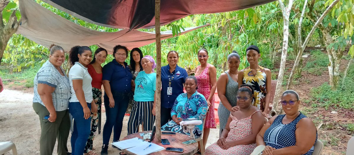 osamrd's tweet photo. Establecer alianzas estratégicas y acceder a programas de apoyo orientados al empoderamiento de las mujeres del sector agropecuario.

@AgriculturaRD 
@luisabinader 
@osamrd 

#mujeresrurales
#mujeresagropecuarias
#transversalizaciondegenero
@enfoquedegenero https://t.co/3CjKtK6dQj