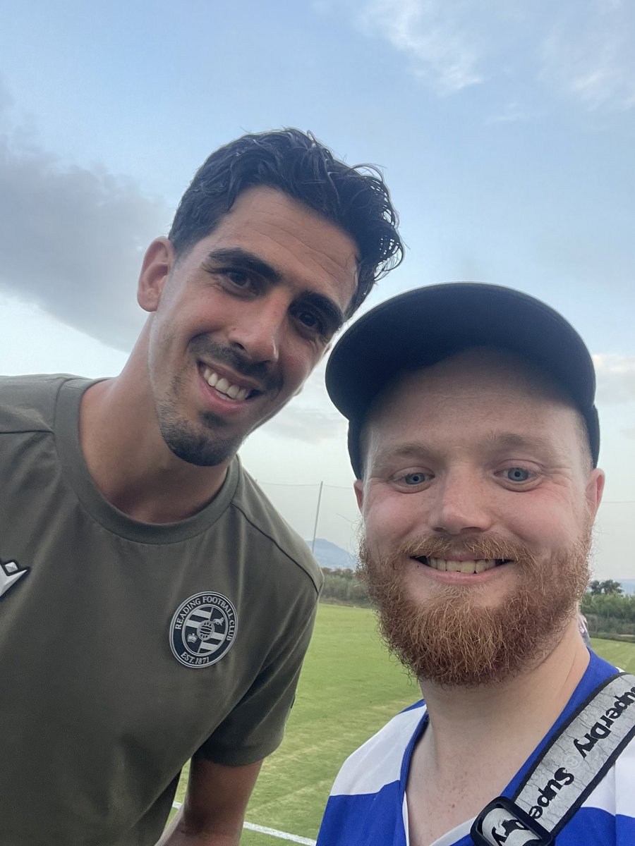 Churchy7991's tweet photo. Up the Ding!💙 #Readingfc https://t.co/XJuHaxQBlu
