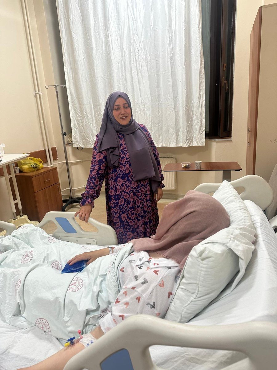 RGamze04's tweet photo. AK Parti Patnos Kadın Kolları Başkanımız Sayın Gamze Yardımcı,  hasta vatandaşlarımızı ziyaret ederek geçmiş olsun dileklerini iletti. Rabbim tüm hastalarımıza acil şifalar diledi. Her zaman olduğu gibi hemşehrilerimizin yanında olmaya, gönüllere dokunmaya devam ediyoruz. https://t.co/bNiwDYdQpv
