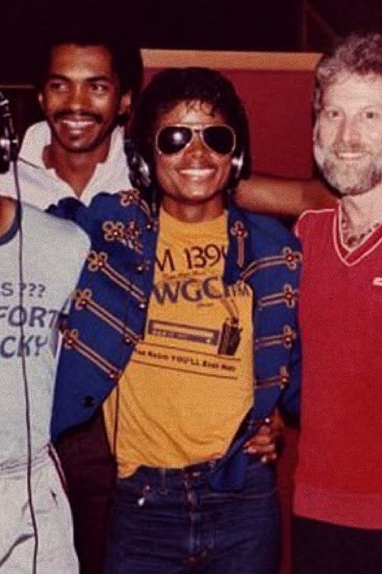 michaelzzip's tweet photo. Michael Jackson https://t.co/UhG8MKywyE