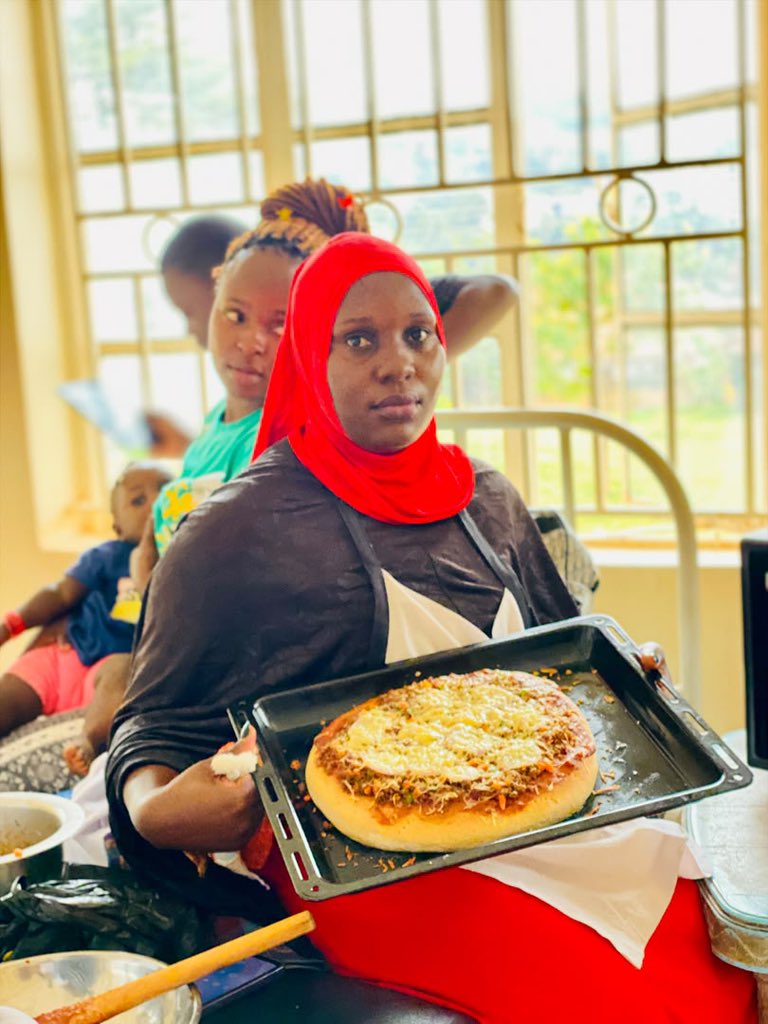 youthpluskitebi's tweet photo. 🔥See how we are making progress with our #Entrepreneurship and #Business Accelerator for Adolescent Girls snd Young Women.
🎉Today, our learners delved into making of a delicacy for urban dwellers; Pizza, and Hair dressing, during the practical session.
#WorldYouthSkillsDay https://t.co/gQdGVMERH7
